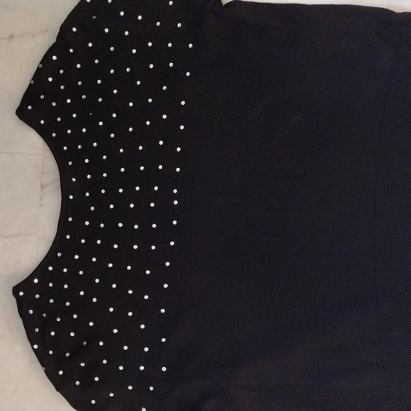 H&M sweater. - Picture 4 of 9